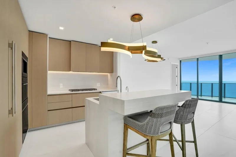 900 N Ocean Blvd. 1405, Hillsboro Beach, Florida, United States. - Photo 13