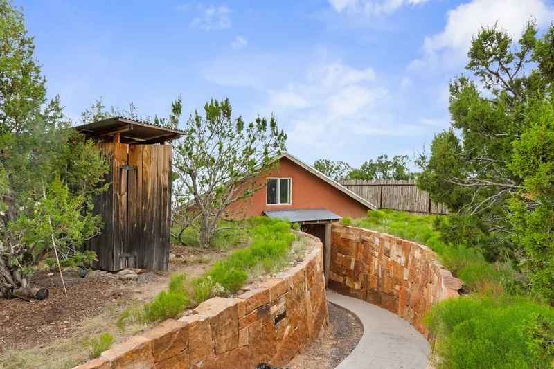 61 Calle San Martin , Santa Fe, NM 87506, Santa Fe, New Mexico, United States. - Photo 42