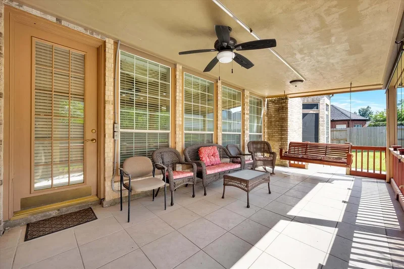 15406 Driftwood Oak Court, Houston, TX 77059, Houston, Texas, United States. - Photo 9