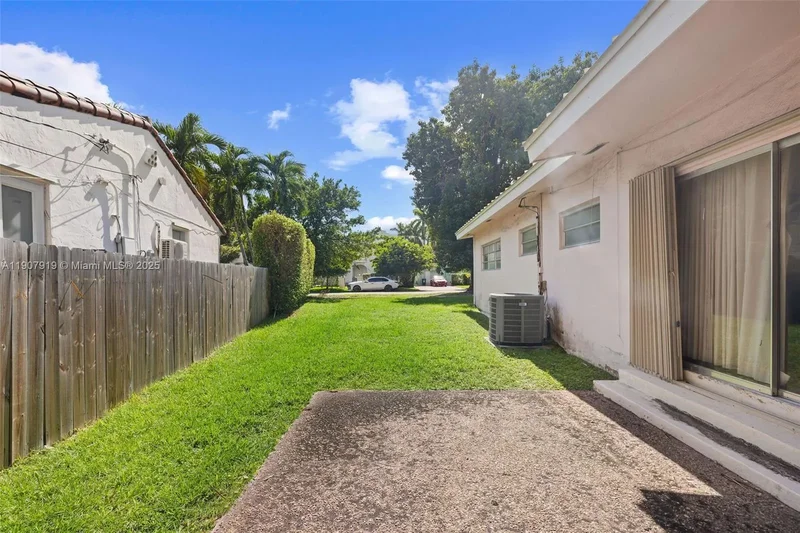 4601 Royal Palm Ave, Miami Beach, Florida, United States. - Photo 16
