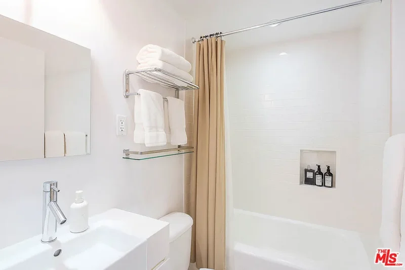 865 Comstock Avenue PHD, Los Angeles, California, United States. - Photo 34
