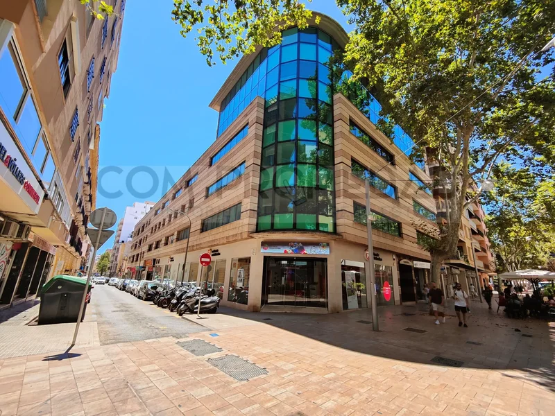 Brand new flat with 103 m2 with parking included near EL CORTE INGLÉS Avenues