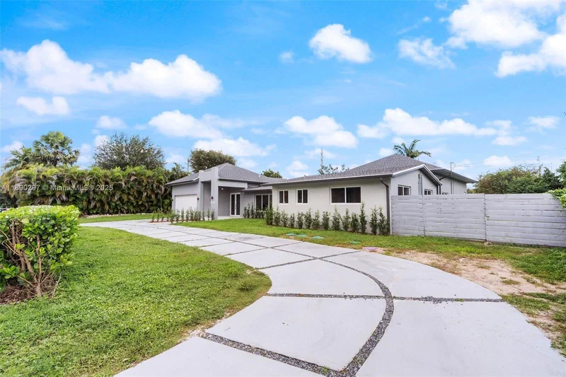 11811 SW 82 Rd, Coral Gables, Florida, United States. - Photo 50