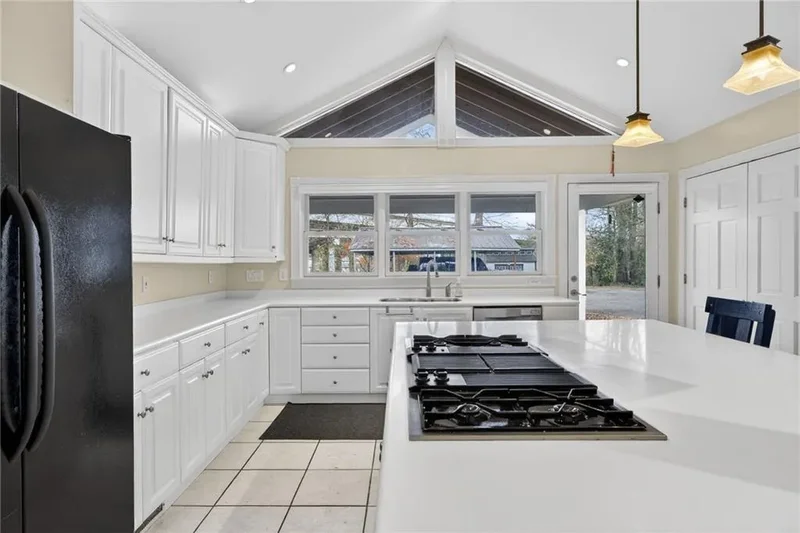 1040 Lindridge Drive NE, Atlanta, GA 30324, Atlanta, Georgia, United States. - Photo 16