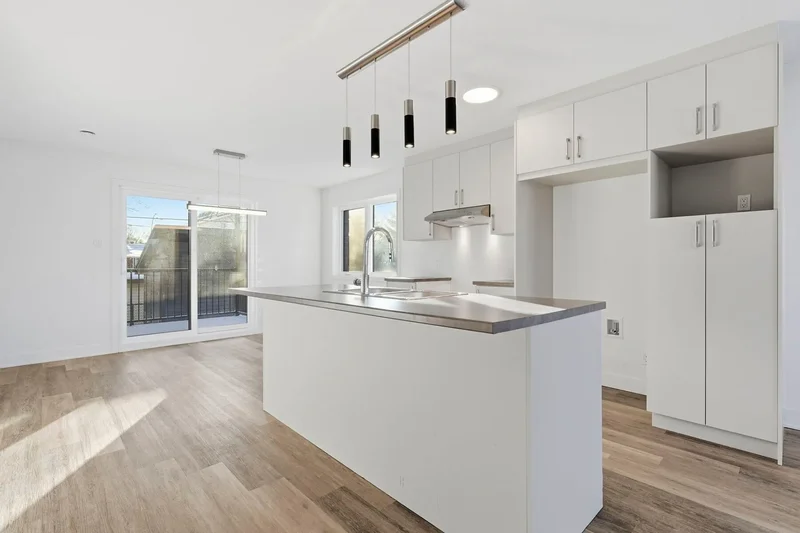 82-86 Rue Montcalm, Le Vieux Longueuil, QC J4J2K6, Longueuil, Quebec, Canada. - Photo 10