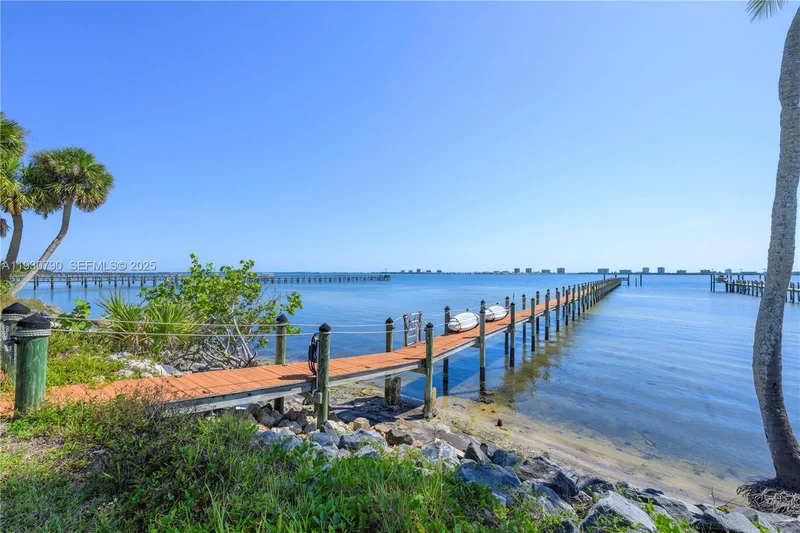 13549 S Indian River Dr, Jensen Beach, Florida, United States. - Photo 7
