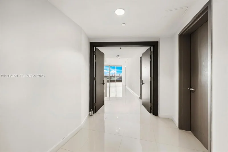 900 Biscayne Blvd 2106, Miami, Florida, United States. - Photo 18