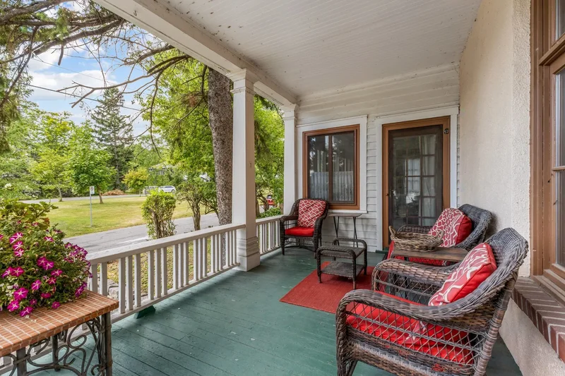 222 Ch. du Bord-du-Lac-Lakeshore, Pointe-Claire, Quebec, Canada. - Photo 17