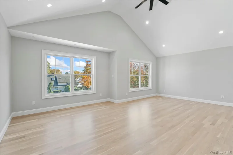 30 Virginia Road, Syosset, New York, United States. - Photo 16