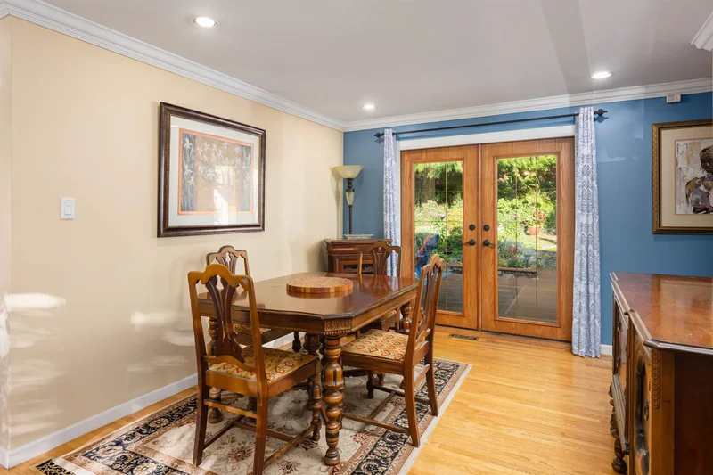 3658 Loraine Avenue, North Vancouver, BC, V7R4B8, CANADA, North Vancouver, British Columbia, Canada. - Photo 21