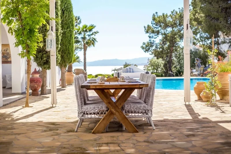 Beautiful Villa right on Pefkos Beach, Rhodes