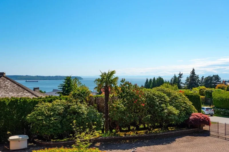 4228 Rockridge Crescent, West Vancouver, BC, V7W1B1, CANADA, West Vancouver, British Columbia, Canada. - Photo 32