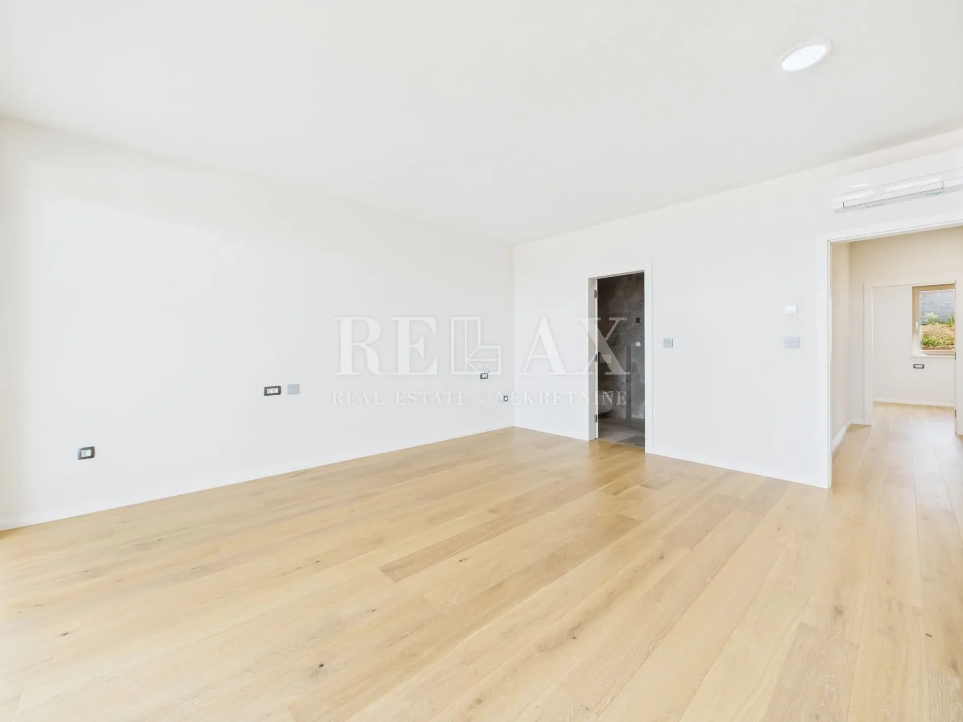 Gallery photo 11