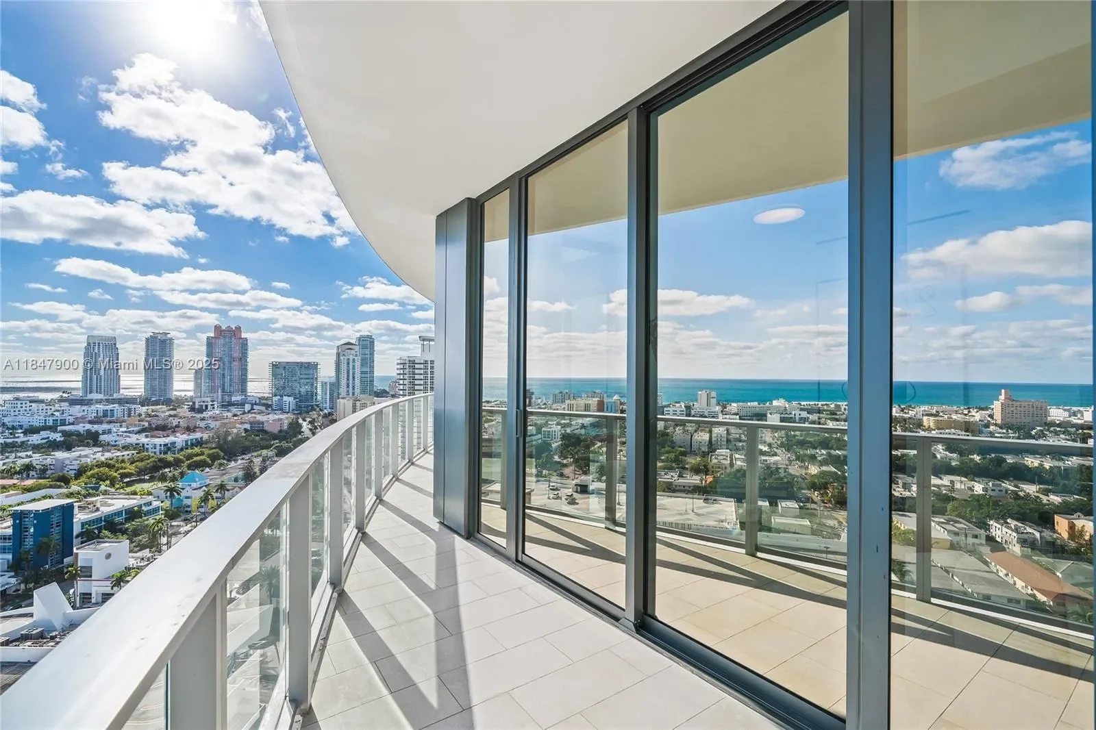 Miami Beach, Florida, United States. - Photo 28