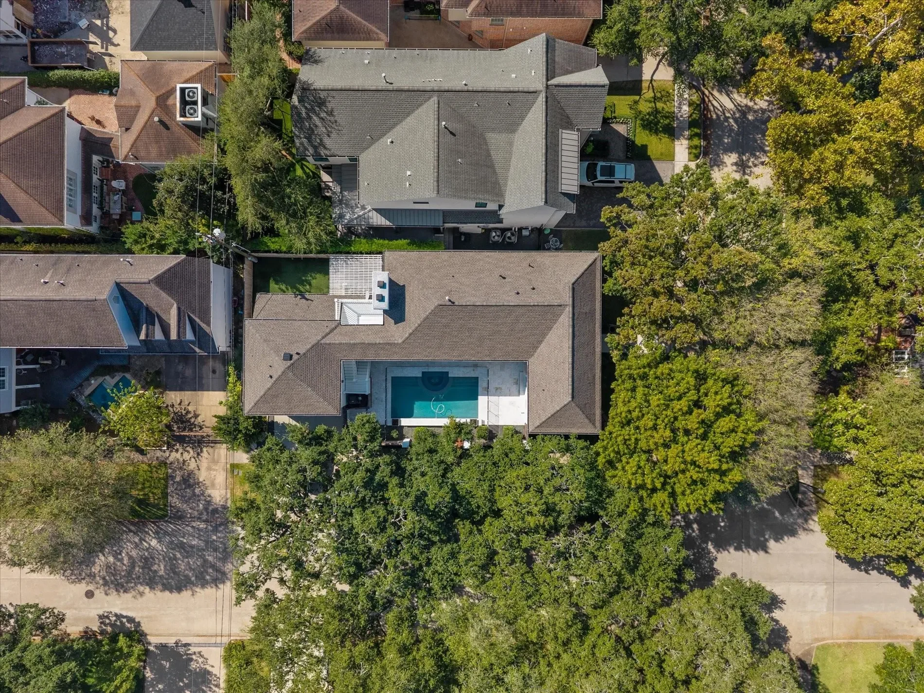 Exterior photo 6