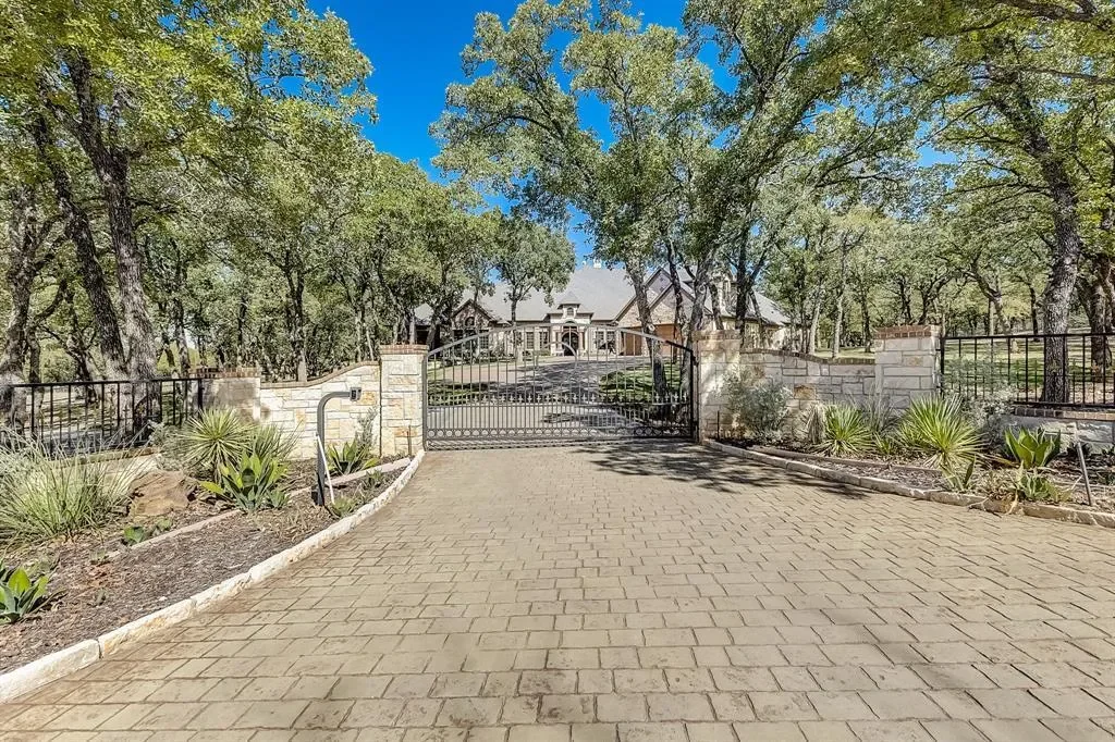6565 Rockridge Trail, Cross Roads, Texas, United States. - Photo 25
