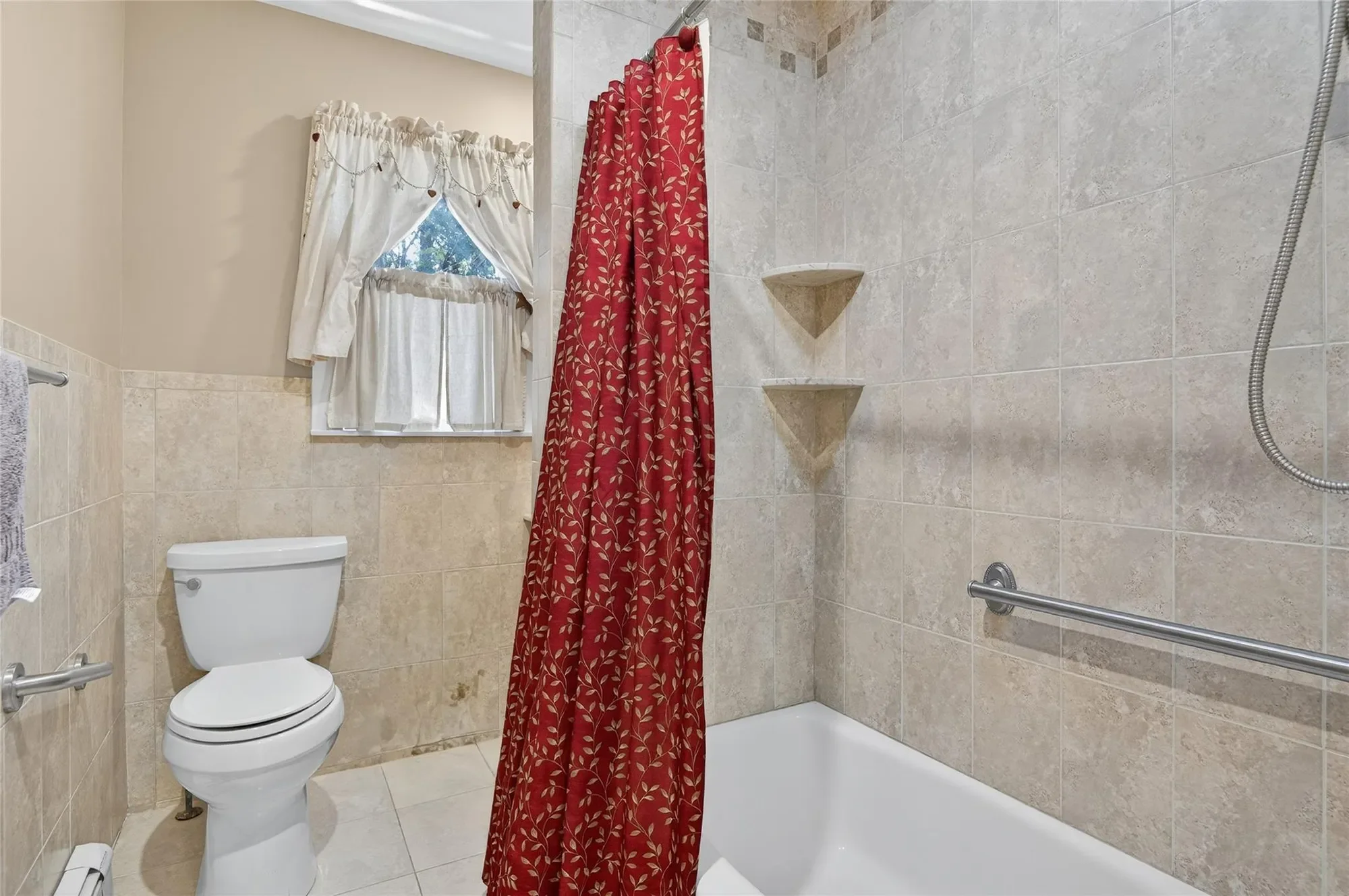 332 Mineola Avenue , Carle Place, NY 11514, Carle Place, New York, United States. - Photo 10
