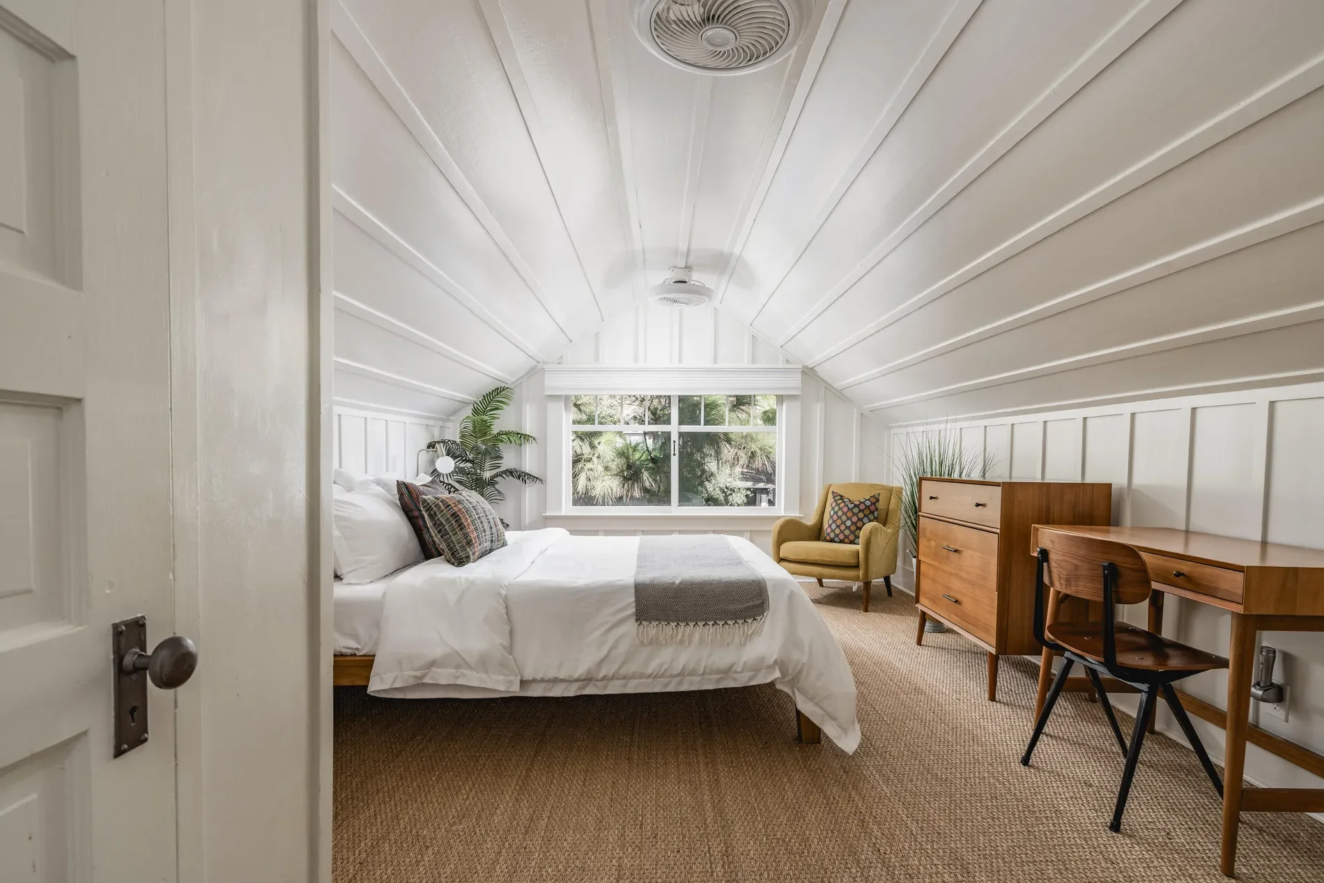 428 Corona Del Mar, Santa Barbara, California, United States. - Photo 19