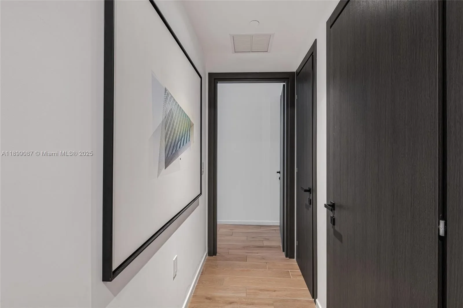 398 NE 5th St 3017, Miami, Florida, United States. - Photo 15