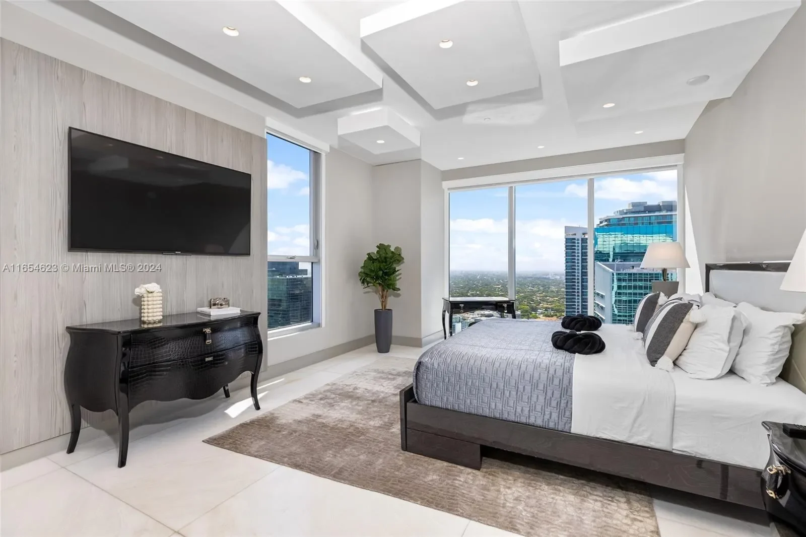 1300 Brickell Bay Dr, #PH4400, Miami, Florida, United States. - Photo 11