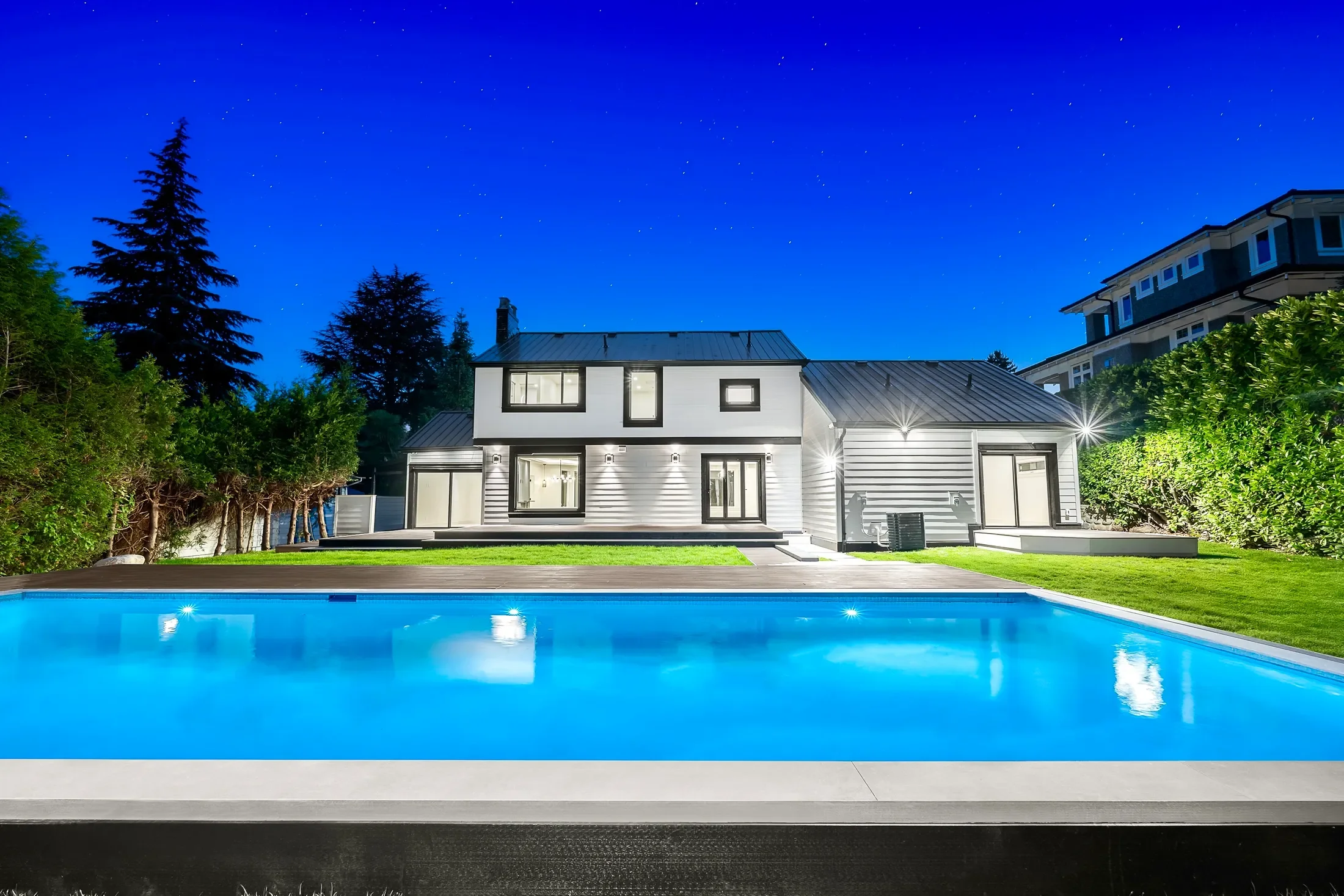 Exterior photo 7