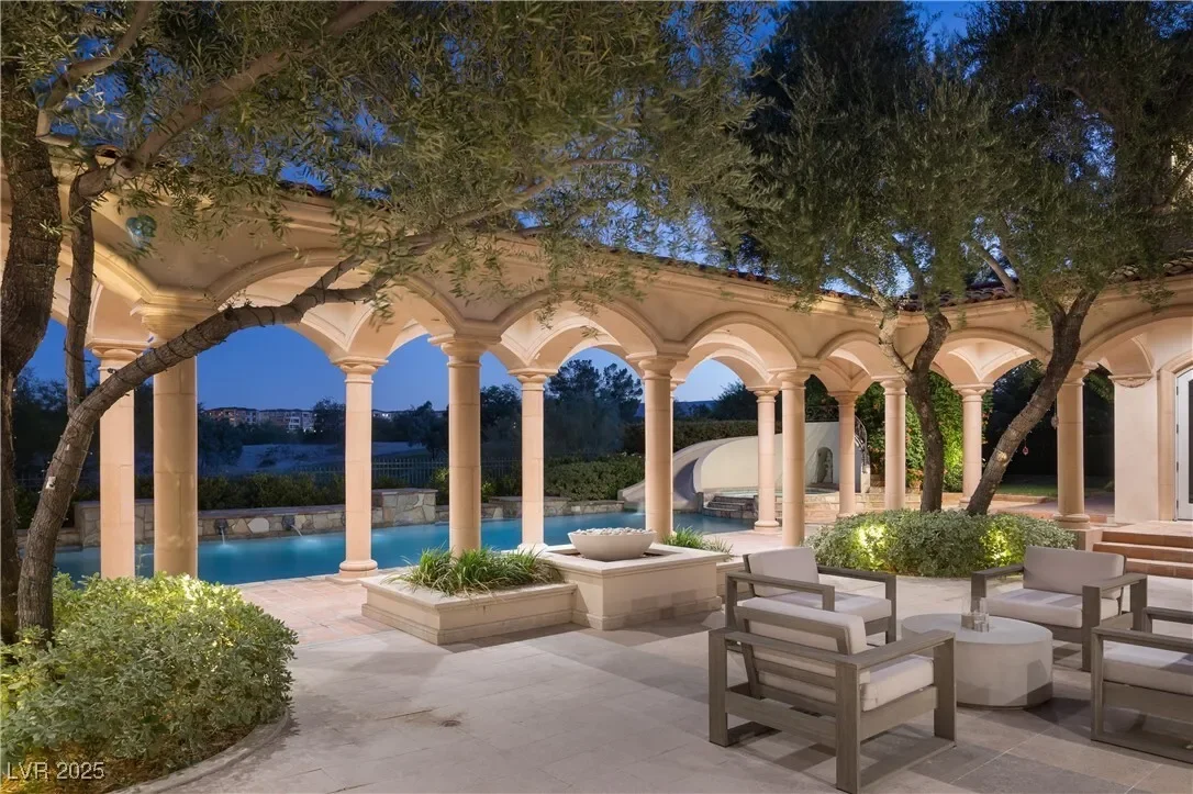 9017 Grove Crest Lane, Las Vegas, Nevada, United States. - Photo 32