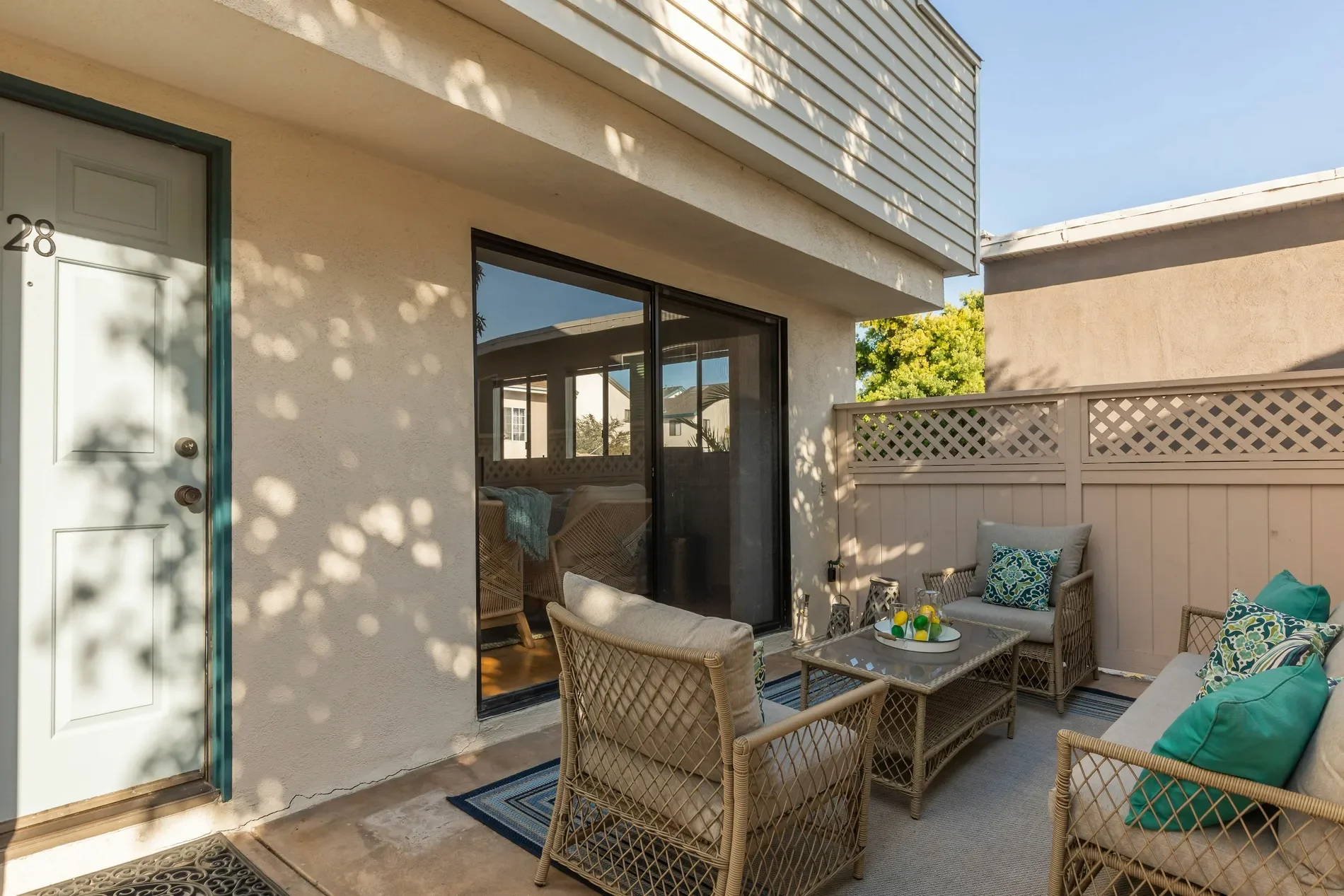 Exterior photo 1