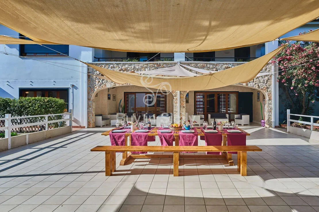 Exterior photo 5