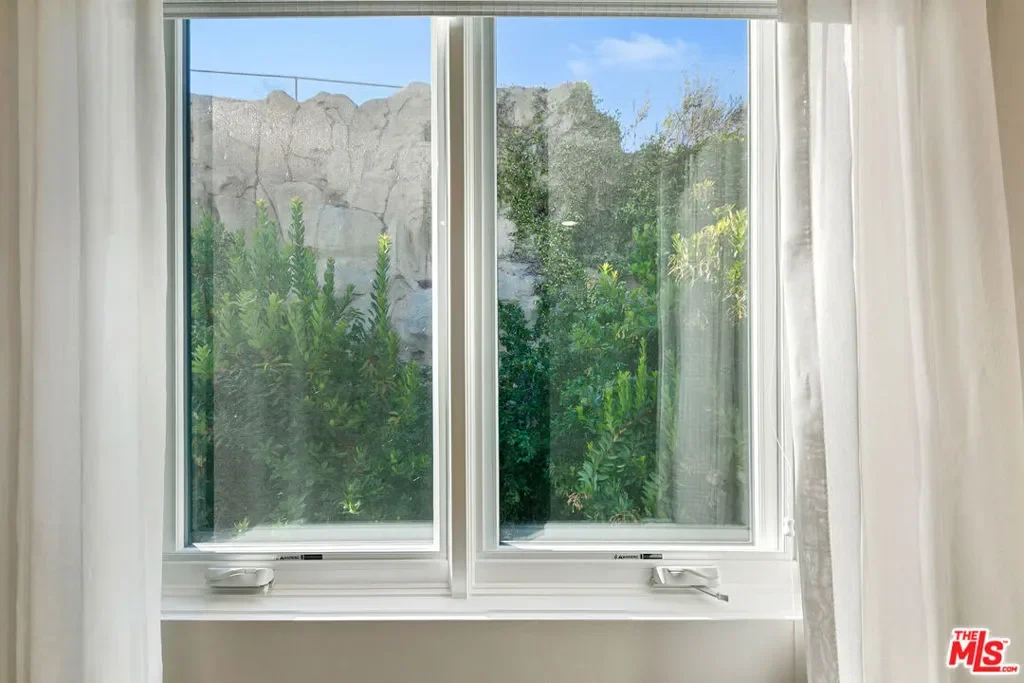 22065 Pacific Coast Highway 7, Malibu, California, United States. - Photo 48