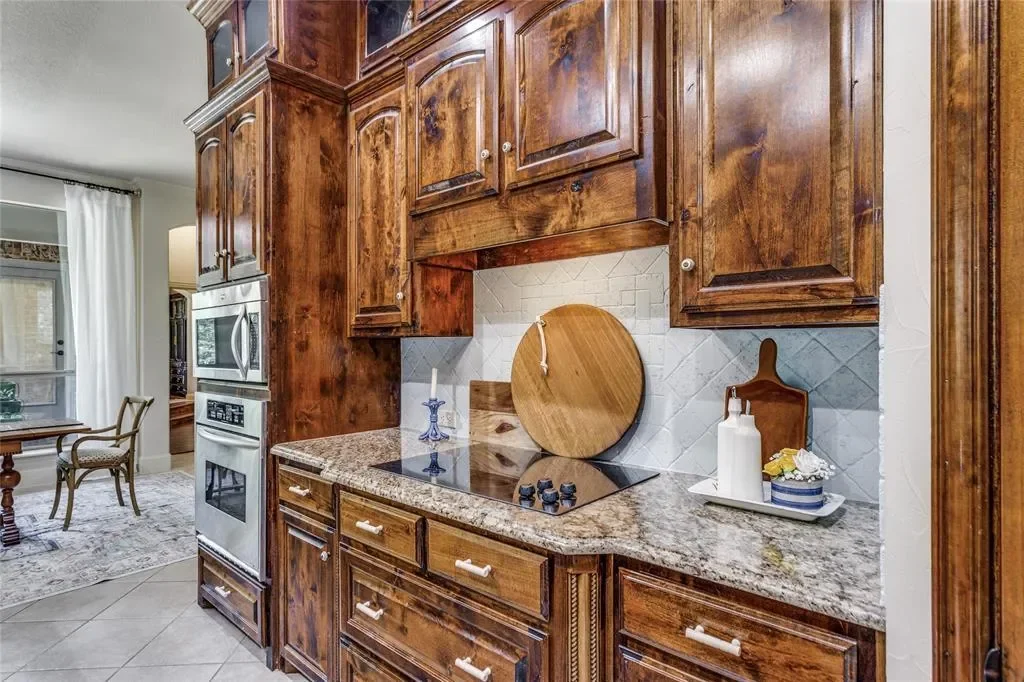 10208 Drop Tine Court, Fort Worth, Texas, United States. - Photo 17