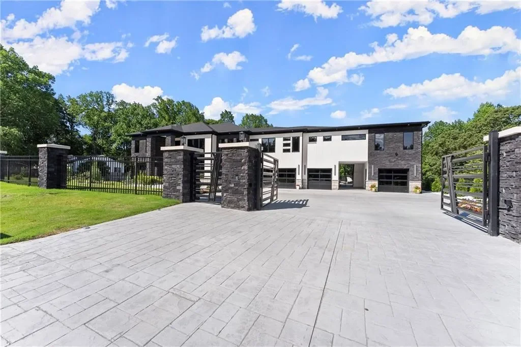 1336 Azalea Drive, Lawrenceville, Georgia, United States. - Photo 2
