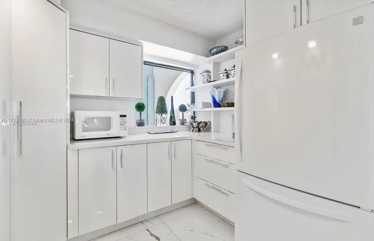 1717 N Bayshore Dr A-3451, Miami, Florida, United States. - Photo 17