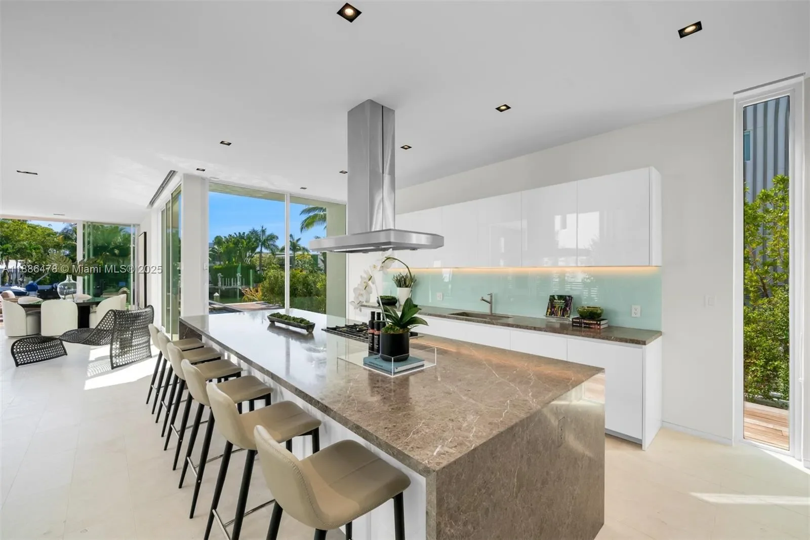 1011 W 48th St 8, Miami Beach, Florida, United States. - Photo 12