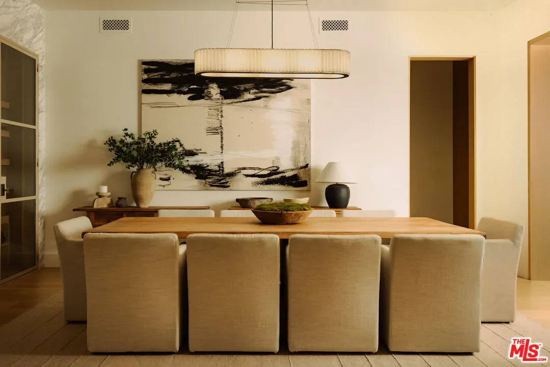 1682 San Onofre Dr, Los Angeles, California, United States. - Photo 12