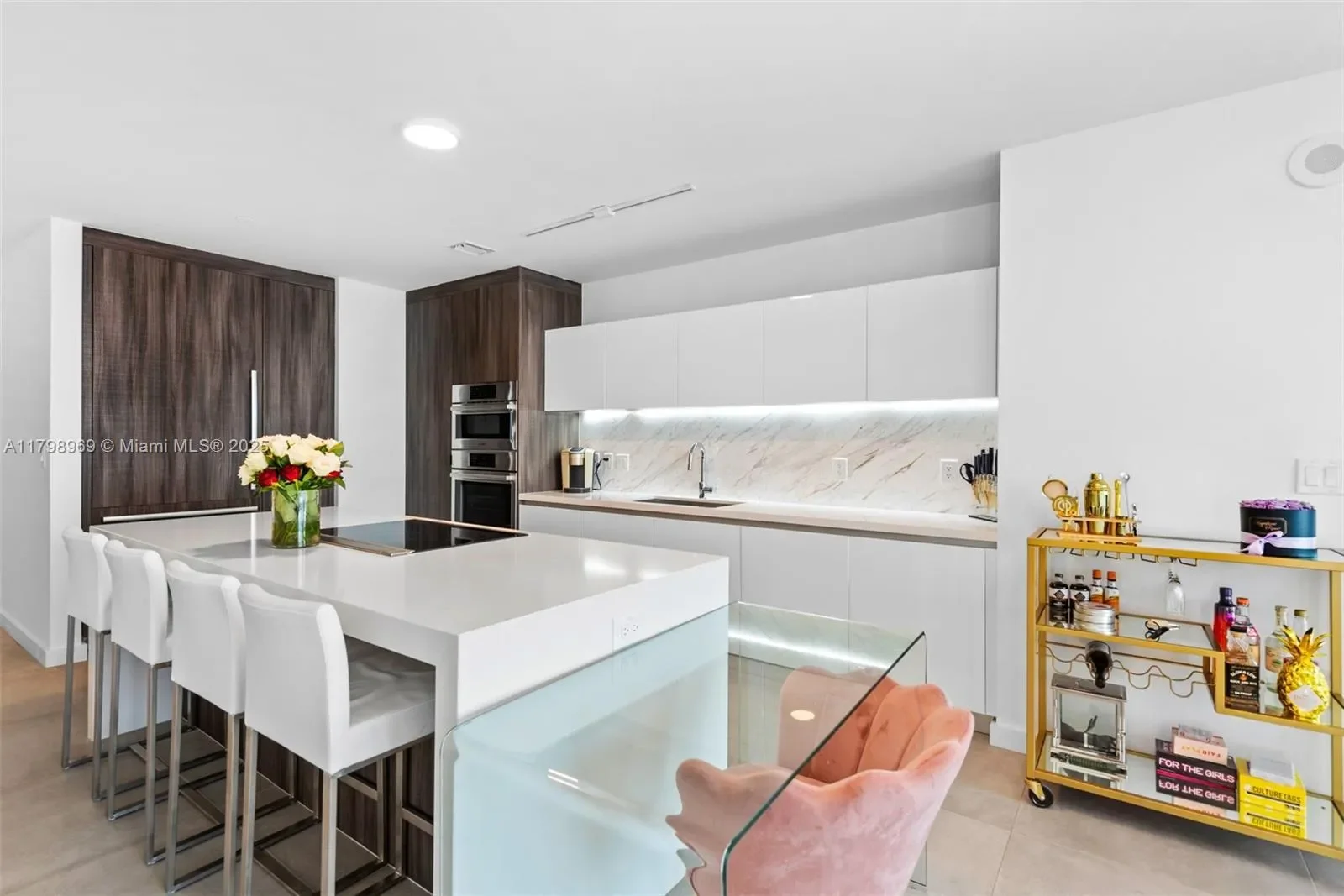 851 NE 1st Ave #4011, Miami, FL 33132, Miami, Florida, United States. - Photo 16