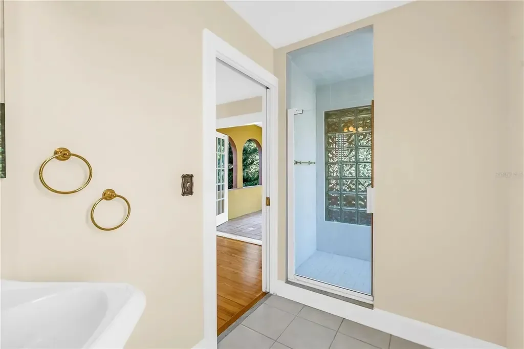Gallery photo 4