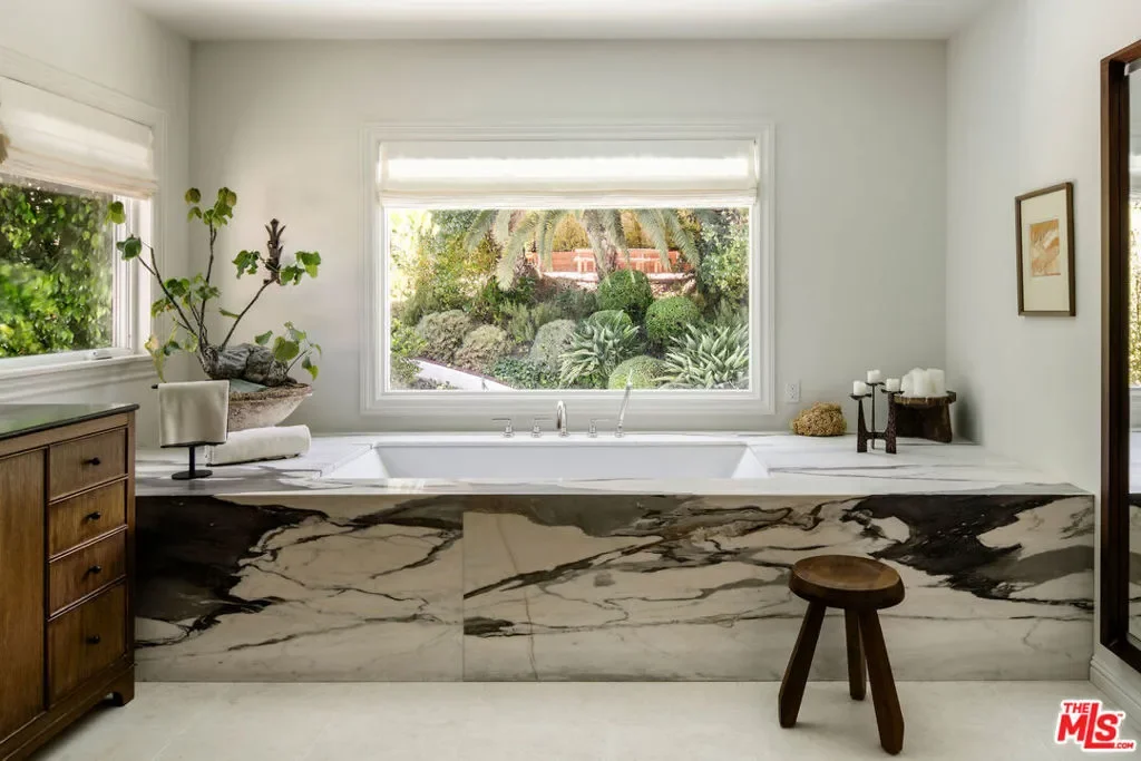 2003 El Cerrito Place, Los Angeles, California, United States. - Photo 7