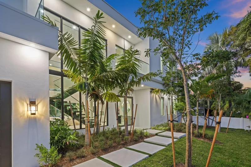 2015 NE 4th Ave, Wilton Manors, Florida, United States. - Photo 5