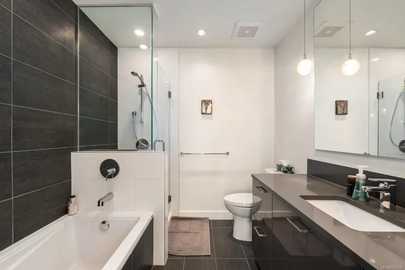 838 Broughton St 904, Victoria, British Columbia, Canada. - Photo 2