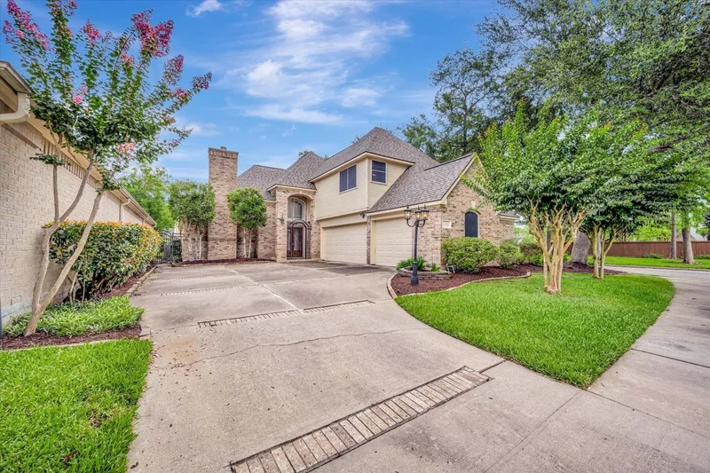 4 Bedrooms Single Family Detached