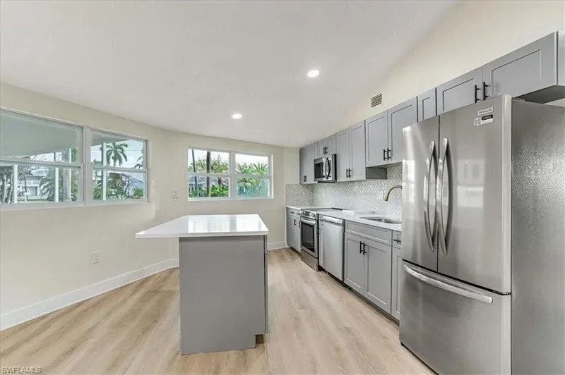 190 Tarpon RD, Fort Myers Beach, Florida, United States. - Photo 30