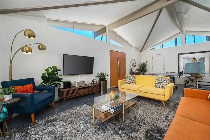 2499 S Palm Canyon, Palm Springs, California, United States. - Photo 14