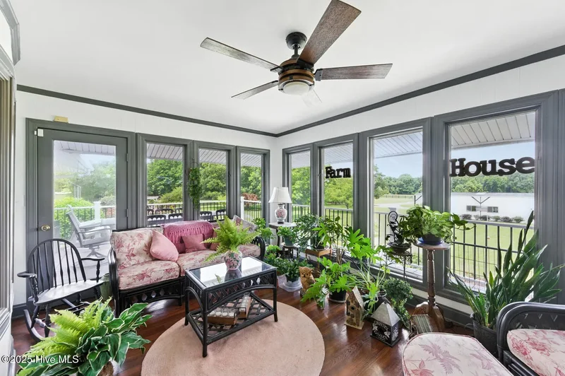 410 E Barefoot Road, Newton Grove, North Carolina, United States. - Photo 32