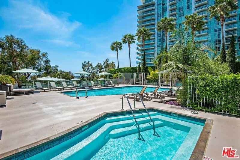 13650 Marina Pointe Drive 1009, Marina del Rey, California, United States. - Photo 24
