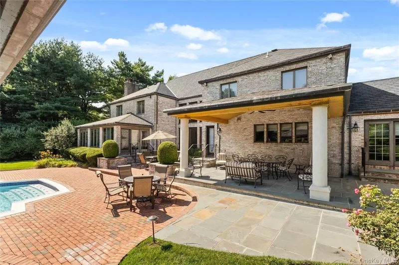 294 Half Hollow Road, Huntington Station, New York, United States. - Photo 42