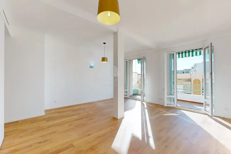 30 Avenue des Fleurs, Nice, Provence-Alpes-Côte d'Azur, France. - Photo 13