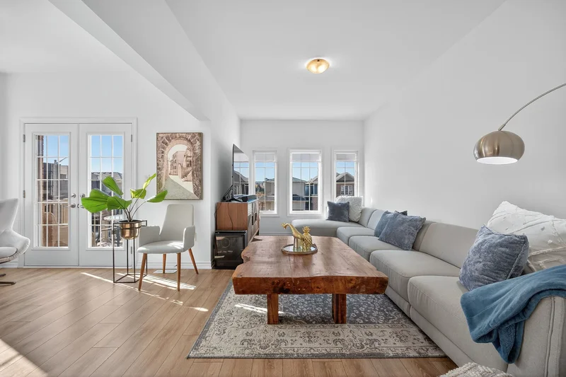 Modern 3 Storey Townhouse