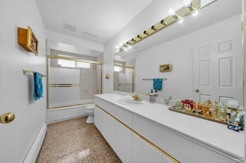 426 W 44th Avenue, Vancouver, British Columbia, Canada. - Photo 40