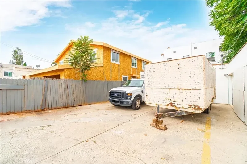 1924 Cedar Avenue, Signal Hill, California, United States. - Photo 18