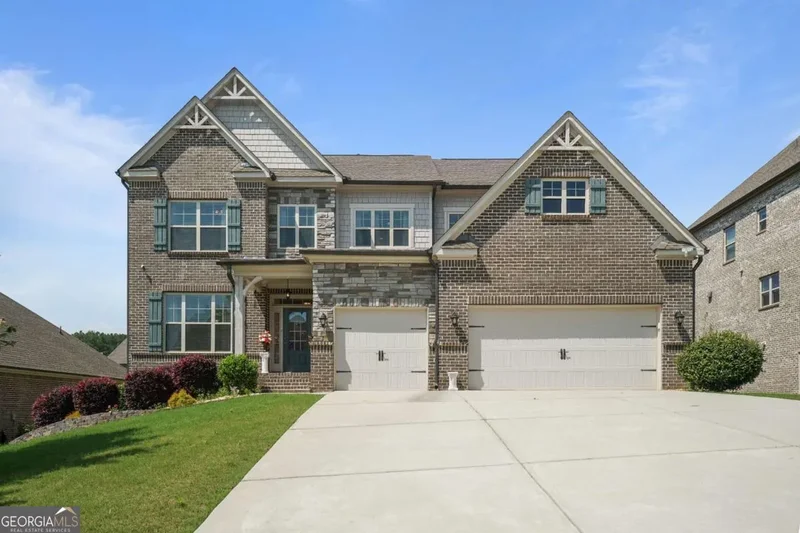Single Family Residence in Suwanee